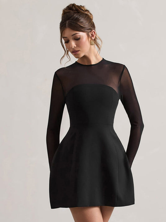 Élégante Robe Mini en Maille Transparente
