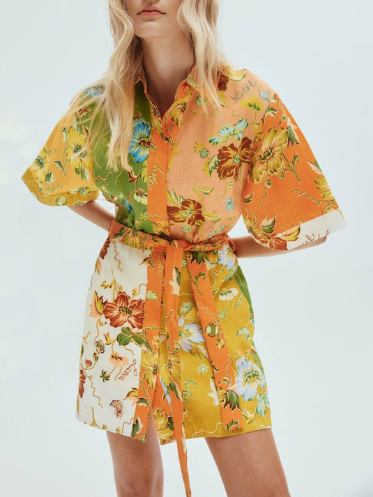 Robe courte à motifs floraux originaux